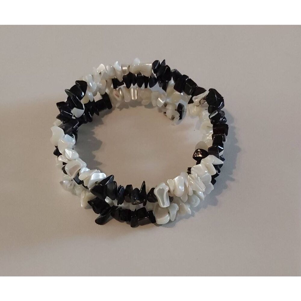 Gorgeous Genuine Black & White Agate Gemstone Stretch Style Coil Bracelet